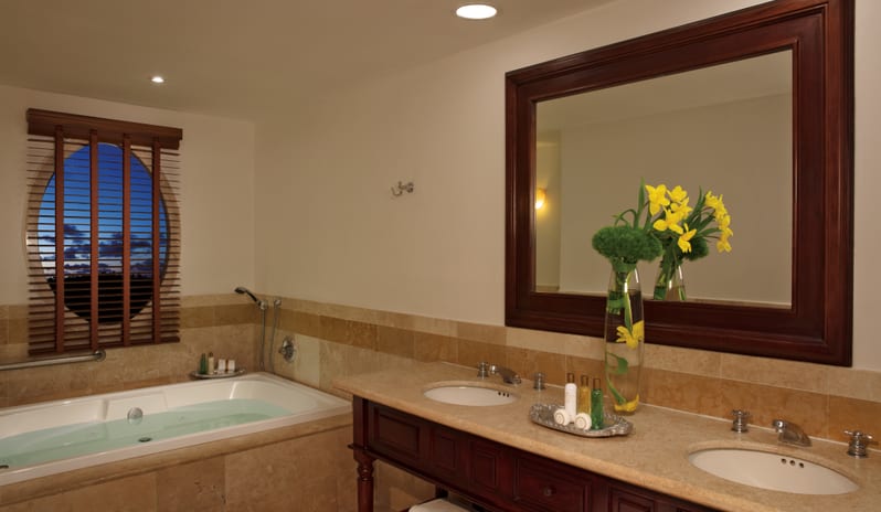 Dreams Tulum Resort & Spa-Prederred-Club-Honeymoon-Suite-Ocean-View-2_4167